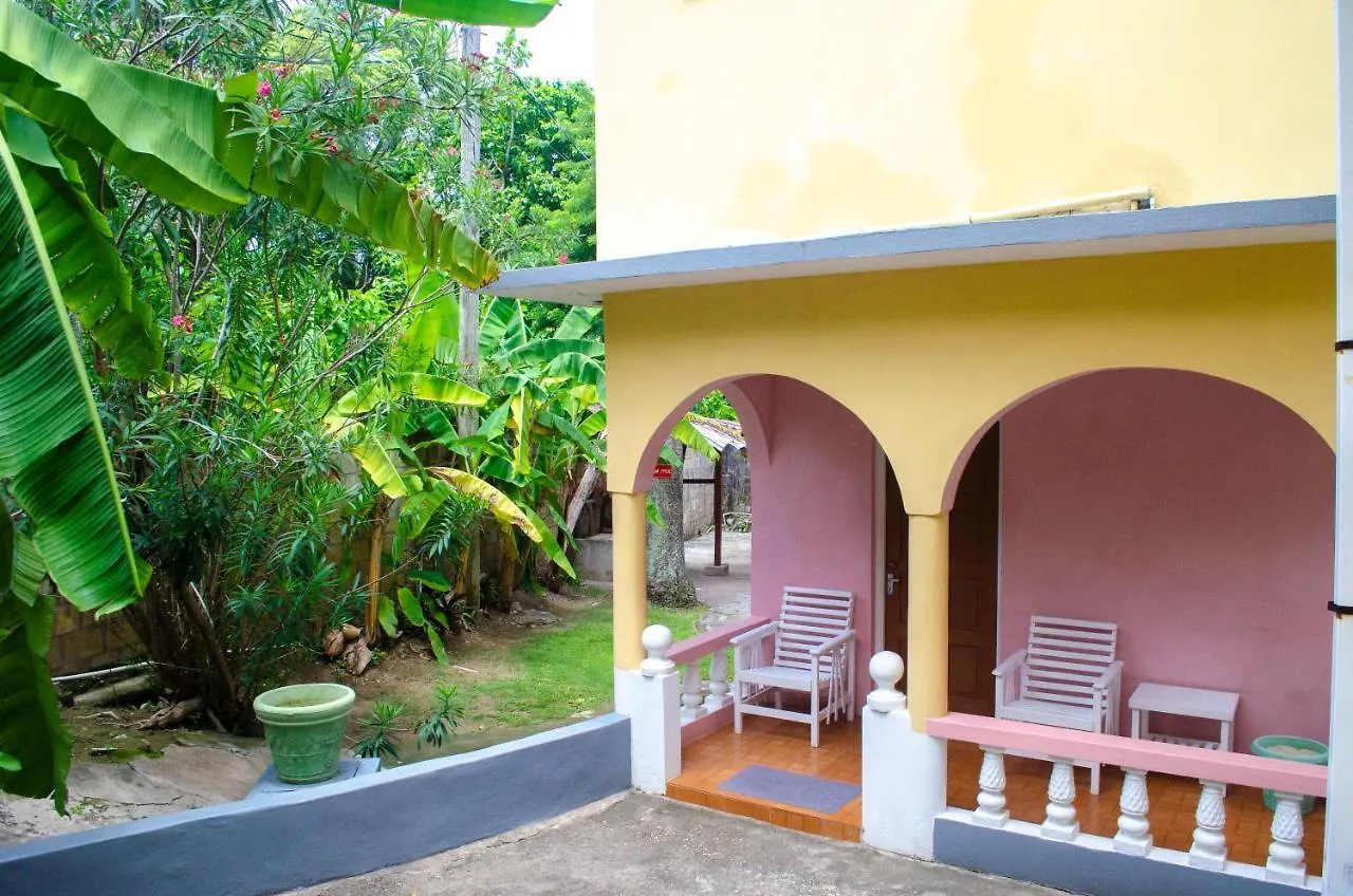 **  Little Shaw Park Guest House Ocho Rios Jamaica