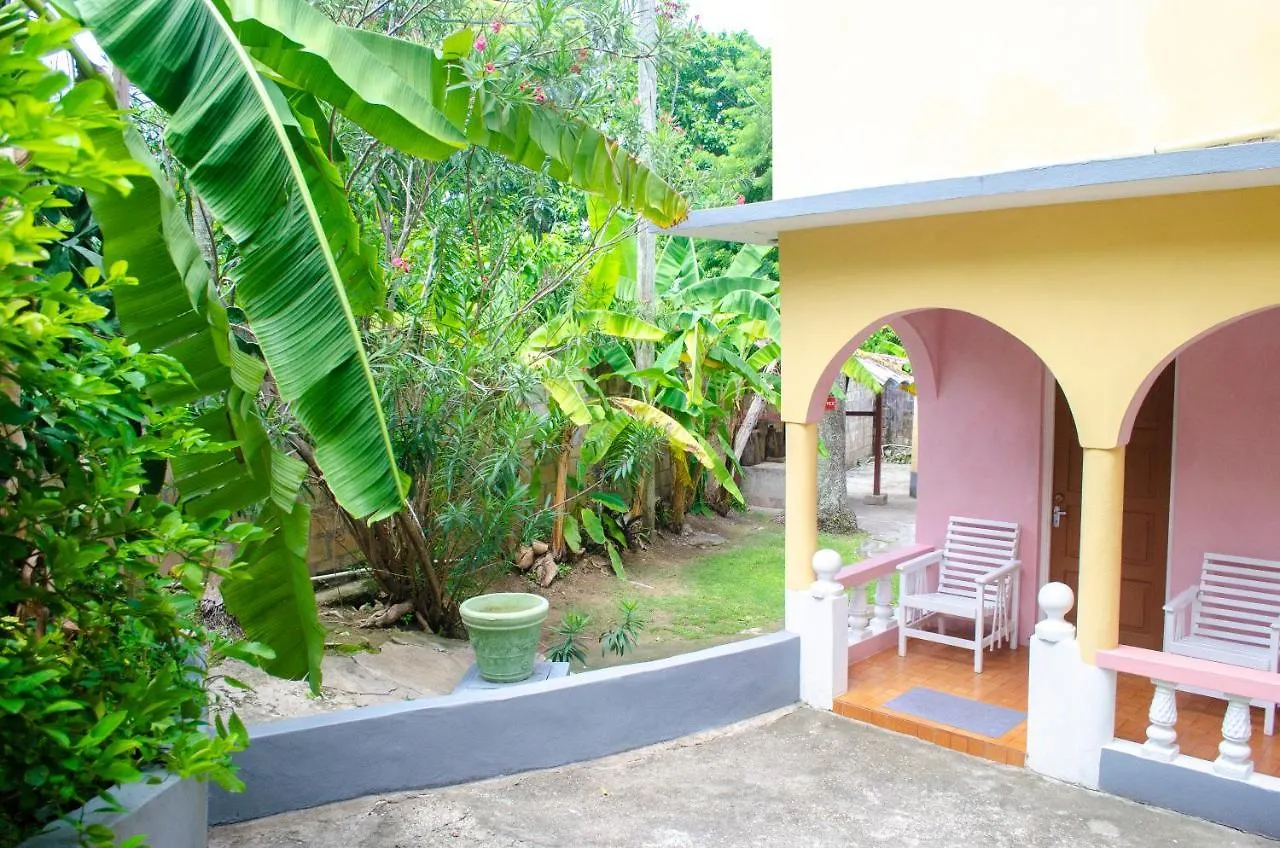 אוצ'ו ריוס Little Shaw Park Guest House